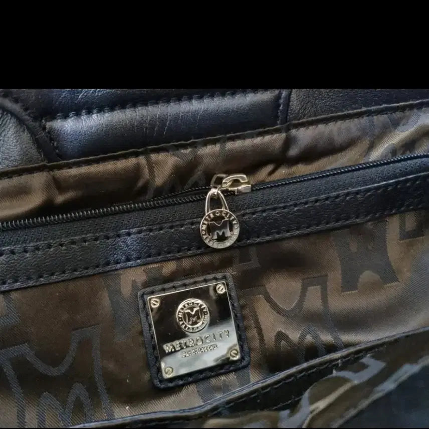 [BUNJANG] Metrociti Quilting Black Shoulder Bag 25 / 메트로시티 퀼팅 블랙 숄더백25/25정도 상태특