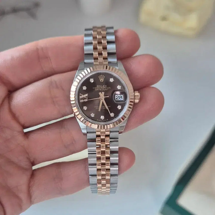 [SOLD OUT] 귀한 로렉스 국내정품 초코 별다이아 28미리 22년풀셋 A급 시계 로즈골