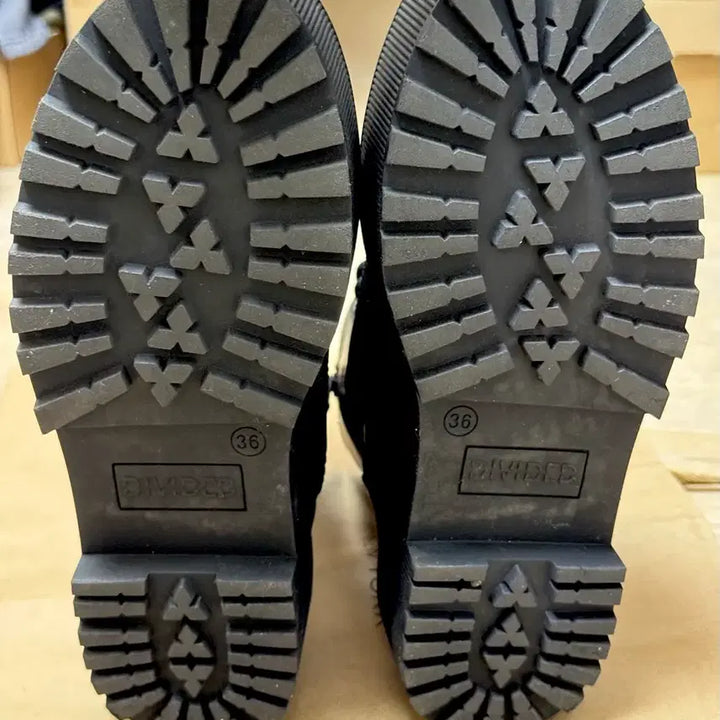 [BUNJANG] H&M Divided Black Walker Boots / H&M Divided 블랙 워커 부츠 235