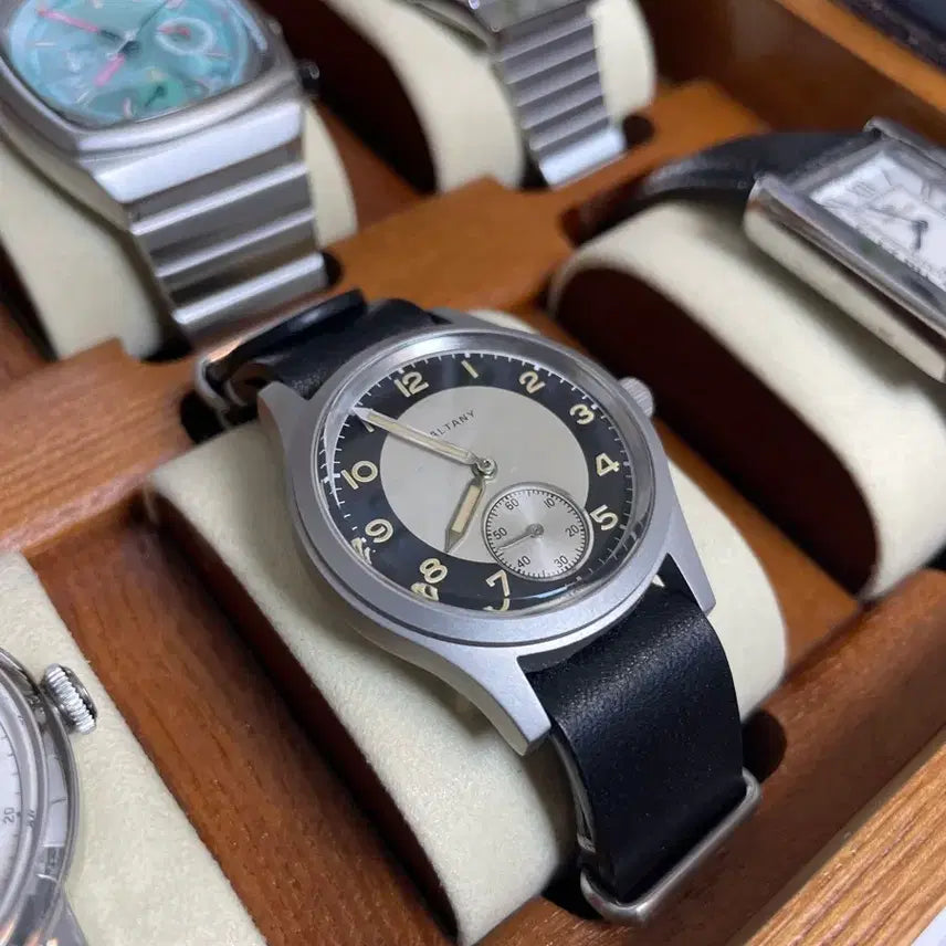 [SOLD OUT] 발타니 더티더즌 턱시도다이얼 쿼츠 36mm 풀박스