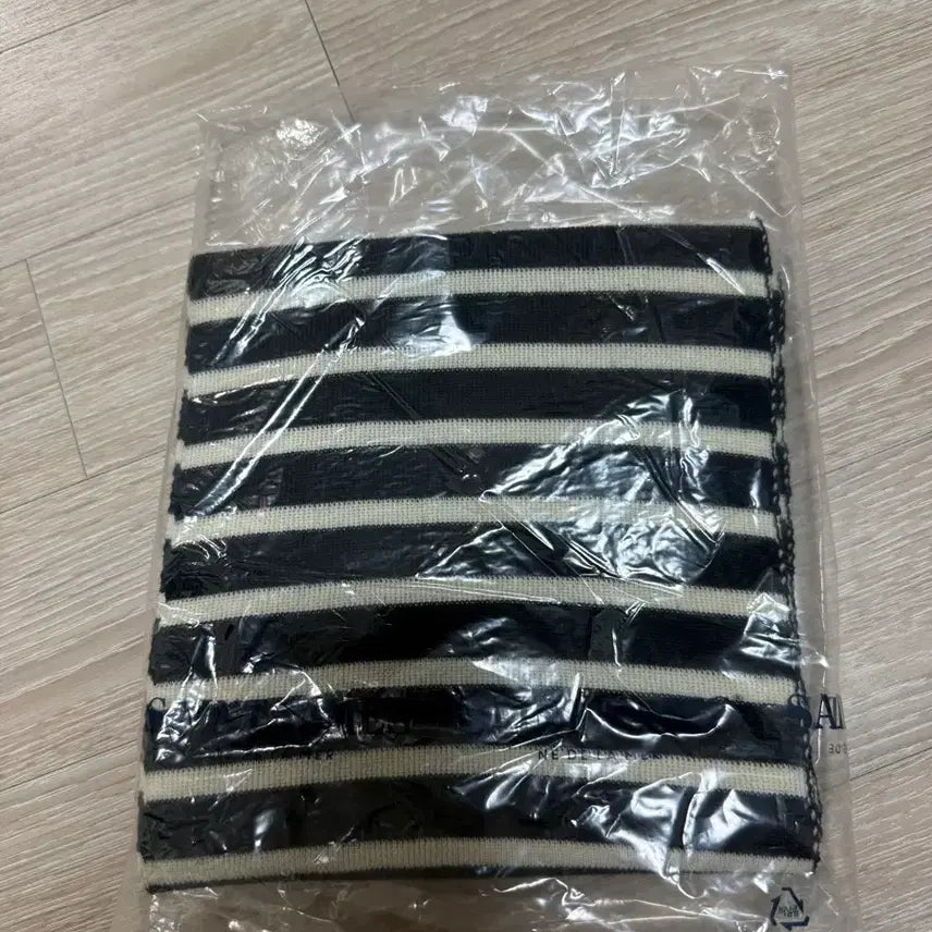 [BUNJANG] Saint James Scarf / 세인트제임스 목도리 새상품