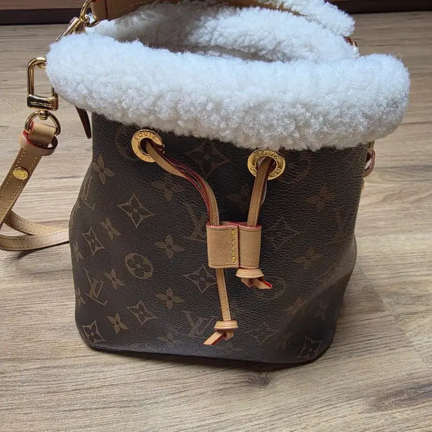 [BUNJANG] NCT Louis Bag / 루이 가방