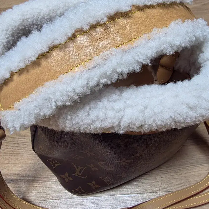 [BUNJANG] NCT Louis Bag / 루이 가방