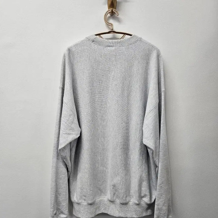 [SOLD OUT] 아웃스탠딩 스웻 navy 맨투맨