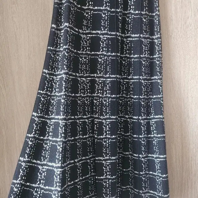 [BUNJANG] Black Tweed A-Line Long Skirt / 블랙 체크 트위드 A라인 롱 스커트