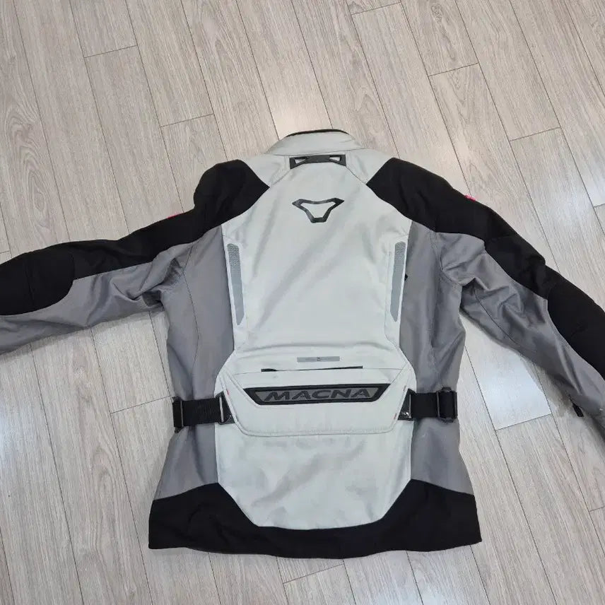 [BUNJANG] Markna Women's 3-Season Detachable Jacket / 마크나 3계절 내피분리 여성자켓 판매