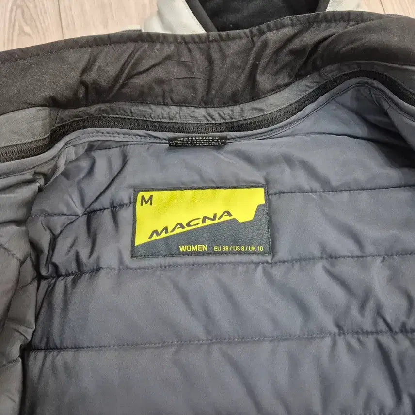 [BUNJANG] Markna Women's 3-Season Detachable Jacket / 마크나 3계절 내피분리 여성자켓 판매