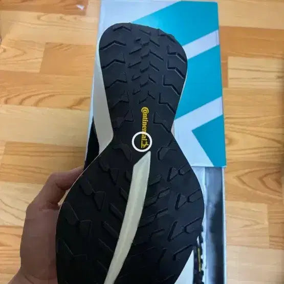[BUNJANG] Adidas Equipment Agravic Hiking Boots / 아디다스 이큅먼트 아그라빅 240