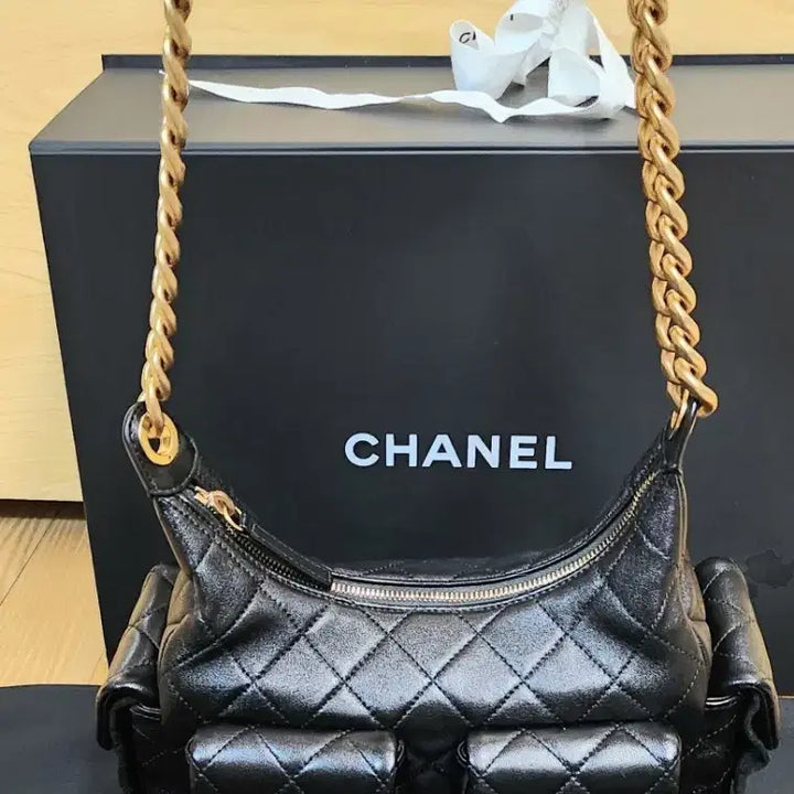 [BUNJANG] Chanel Lambskin Hobo Bag AS5339 / 샤넬 라지 호보백 램스킨 금장  AS5339