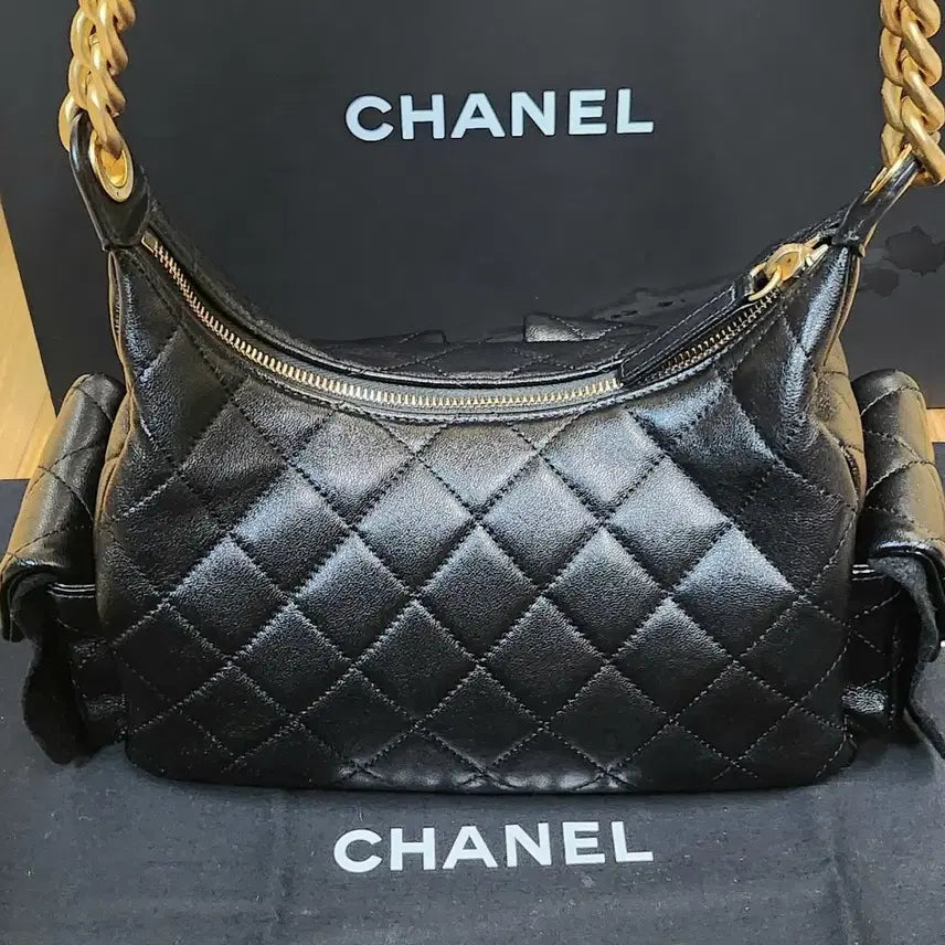 [BUNJANG] Chanel Lambskin Hobo Bag AS5339 / 샤넬 라지 호보백 램스킨 금장  AS5339