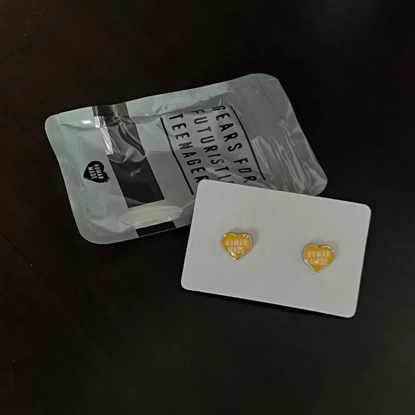 [BUNJANG] Human Made Heart Earrings Yellow / [새상품] 휴먼메이드 하트 귀걸이 옐로우