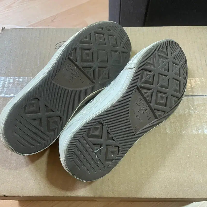 [BUNJANG] Comme des Garcons Converse Ivory Sneakers / 꼼데가르송 컨버스 245