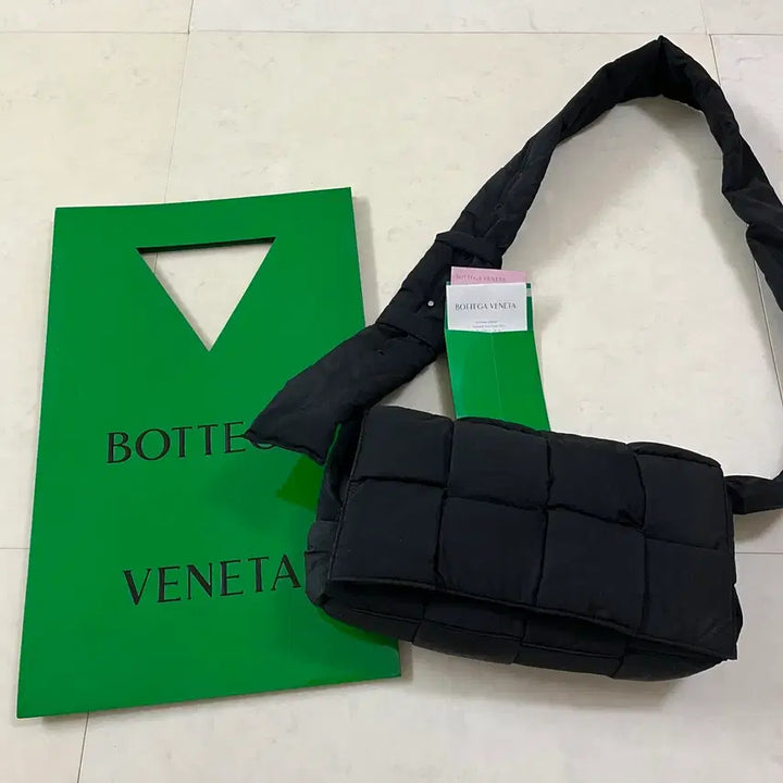 [BUNJANG] Bottega Veneta Padded Cassette Bag / 보테가베네타 패디드 카세트백