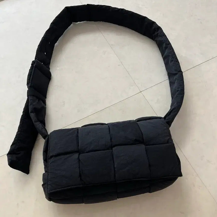 [BUNJANG] Bottega Veneta Padded Cassette Bag / 보테가베네타 패디드 카세트백