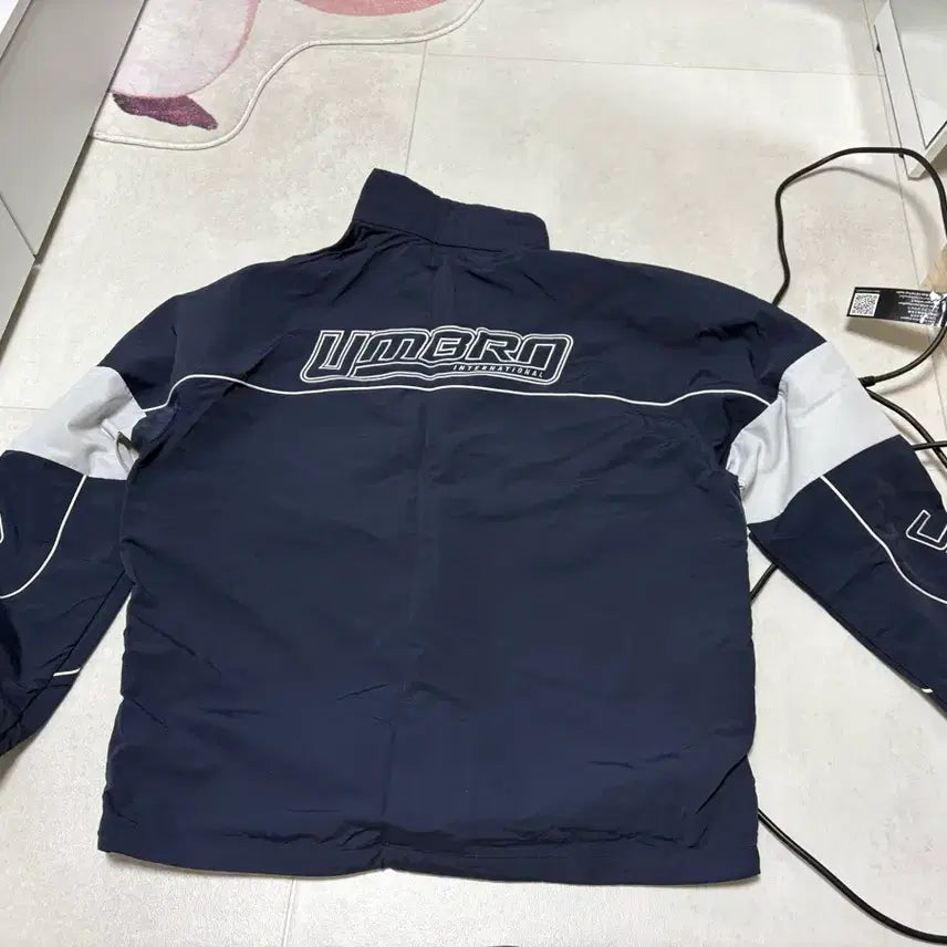 [BUNJANG] Umbro Anorak Windbreaker (Navy, Size 95) / 택포) 엄브로 아노락 바람막이 네이비 95