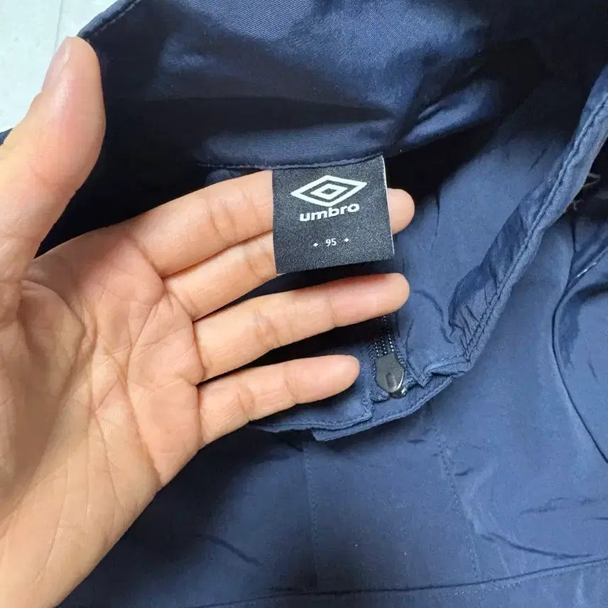 [BUNJANG] Umbro Anorak Windbreaker (Navy, Size 95) / 택포) 엄브로 아노락 바람막이 네이비 95