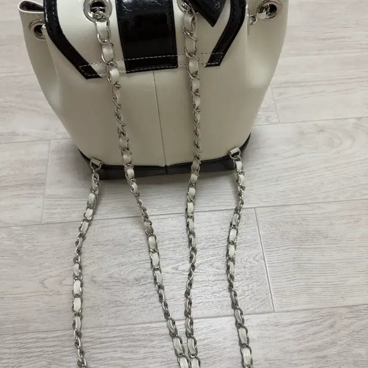 [BUNJANG] Cardinal Red Howa Bag Mix Backpack / 카디널레드 하우아백 믹스
