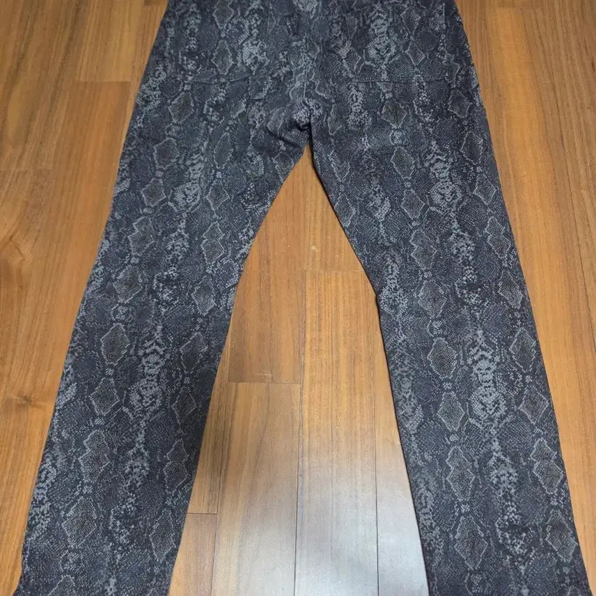 [BUNJANG] Needles Snake Skin Pants / 니들스 needles 뱀피팬츠