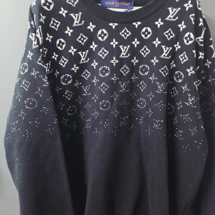 [BUNJANG] Louis Vuitton Monogram Gradient Black Knit Sweater / 루이비통 모노그램 그라디언트 블랙 니트M