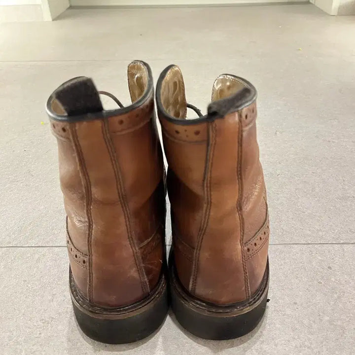 [BUNJANG] Massimo Dutti Tricker's Stow Brogue Boots 275mm / [마시모두띠] 트리커즈 스토우 브로그 스타일 부츠 275mm