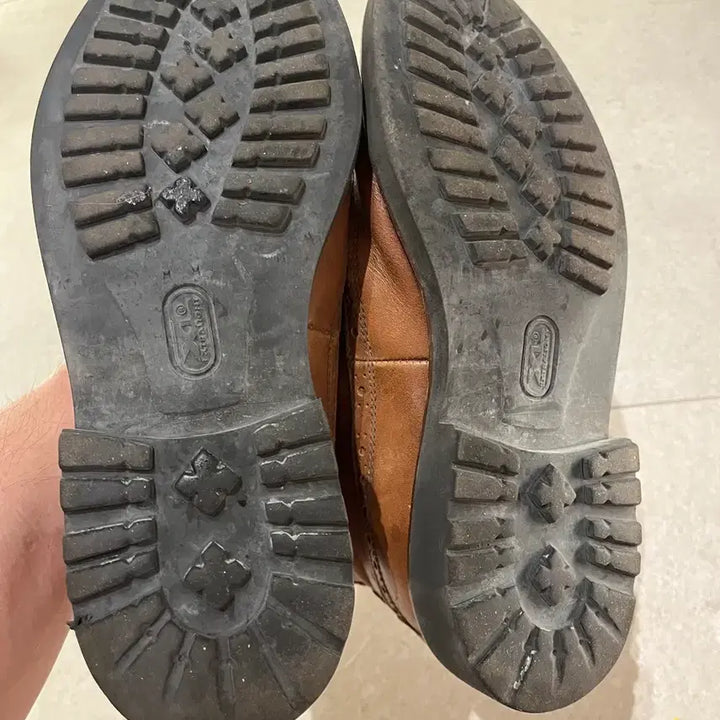 [BUNJANG] Massimo Dutti Tricker's Stow Brogue Boots 275mm / [마시모두띠] 트리커즈 스토우 브로그 스타일 부츠 275mm