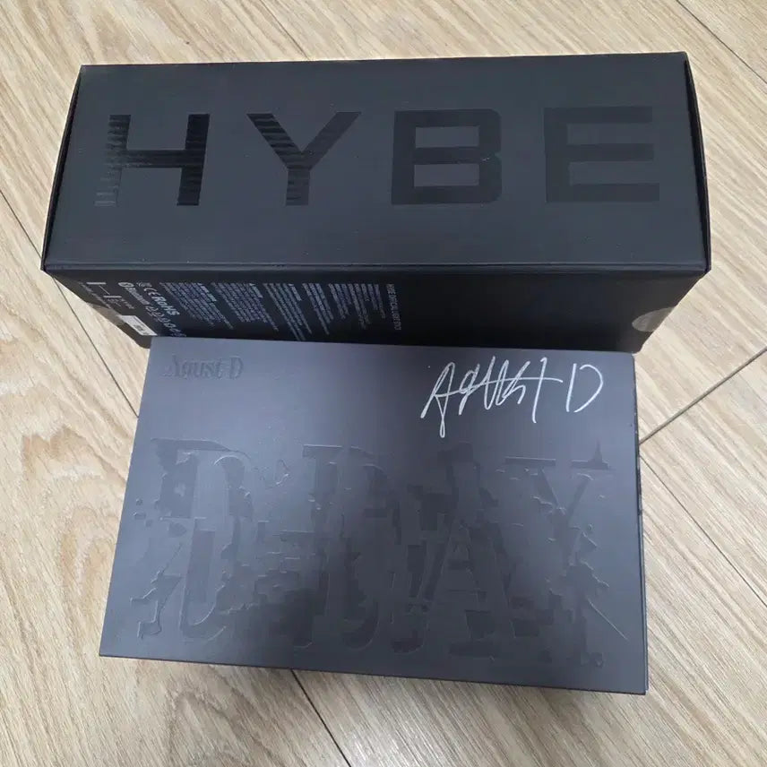 [BUNJANG] BTS Suga Signed Album & Light Stick / BTS 슈가 친필사인(정규1집앨범) 및 응원봉