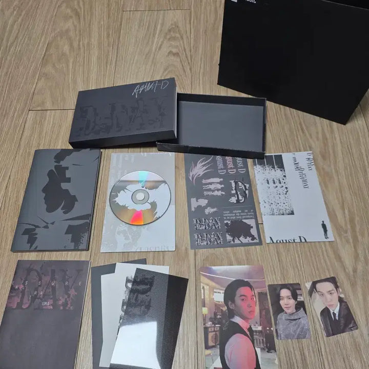[BUNJANG] BTS Suga Signed Album & Light Stick / BTS 슈가 친필사인(정규1집앨범) 및 응원봉