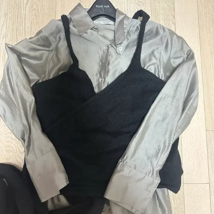 [BUNJANG] OFC Layered Knit & Low Tide Blouse - Yoo Jung Worn / Ofc레이어드, 로우타이드블라우스 환연 유정 착용