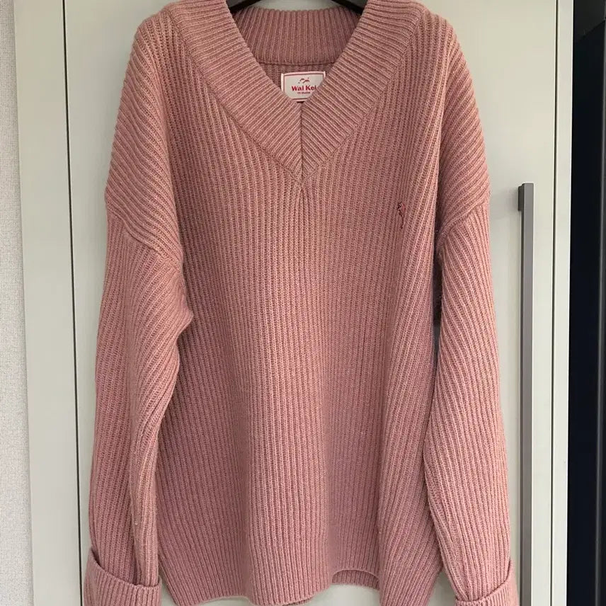 [BUNJANG] YK Dolphin Embroidered V-Neck Wool Knit Sweater / 와이케이 돌핀 자수 V넥 울니트 스웨터 남녀공용 맨투맨