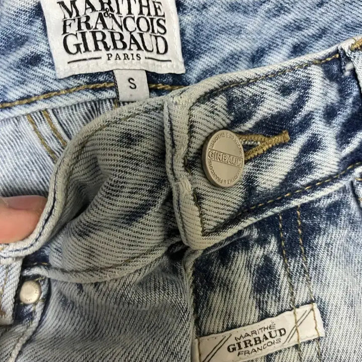 [SOLD OUT] 마리떼 프랑소와 저버 스톤 데님쇼츠