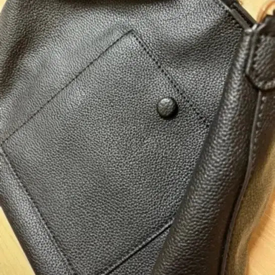 [BUNJANG] Metrocity Women's Crossbody Bag / 메트로시티 여자 크로스백 거의 새상품 9만원.