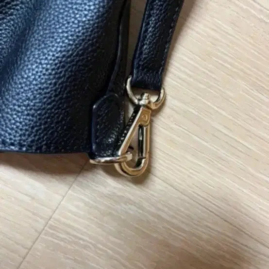 [BUNJANG] Metrocity Women's Crossbody Bag / 메트로시티 여자 크로스백 거의 새상품 9만원.