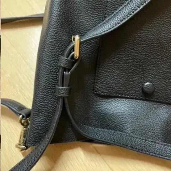 [BUNJANG] Metrocity Women's Crossbody Bag / 메트로시티 여자 크로스백 거의 새상품 9만원.