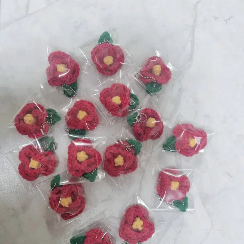 [BUNJANG] Handmade Crochet Camellia Keychain / 핸드메이드 뜨개 동백꽃 키링