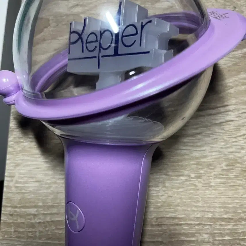 [BUNJANG] Kep1er Official Lightstick Version 1 / Kep1er 케플러 응원봉 버전1