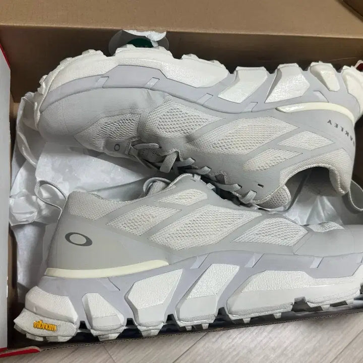 [BUNJANG] Oakley Light Breathe White 275mm Sneakers / 오클리 라이트 브리드 화이트 275mm