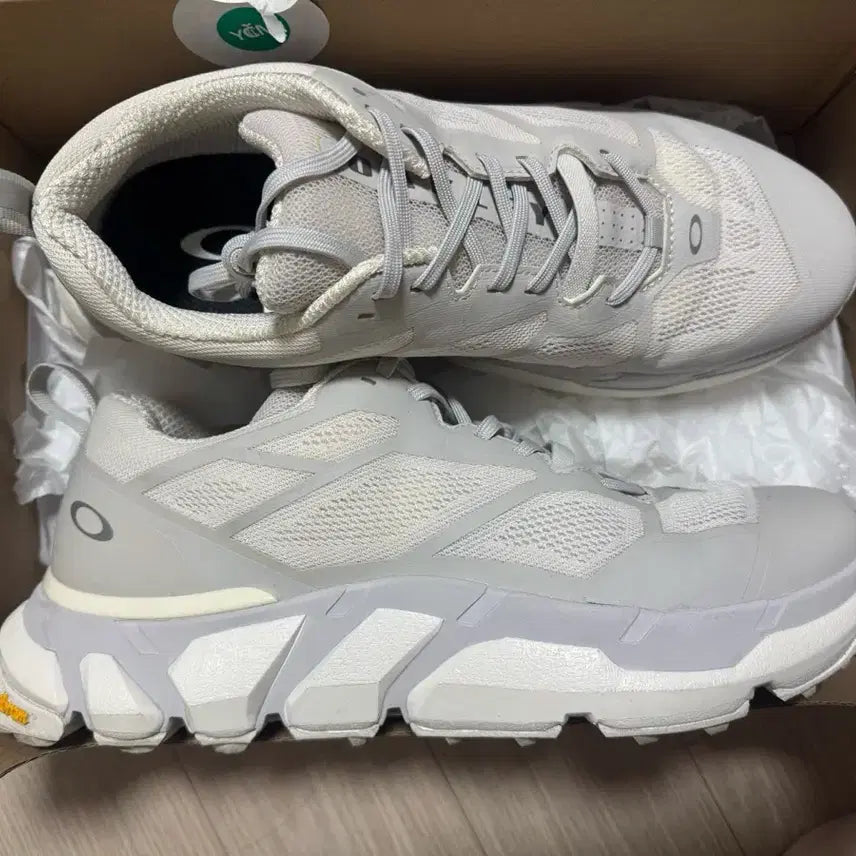 [BUNJANG] Oakley Light Breathe White 275mm Sneakers / 오클리 라이트 브리드 화이트 275mm