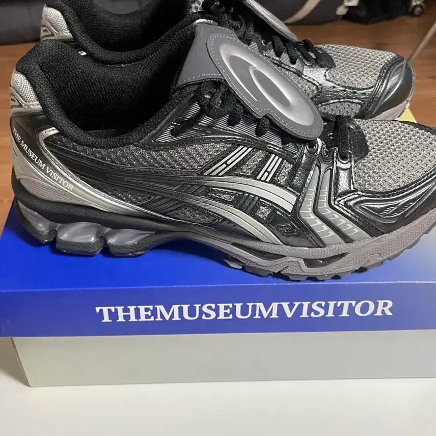 [BUNJANG] Asics x The Museum Visitor Gel Kayano 14 Clay Grey Glacier Grey / 아식스 x 더뮤지엄비지터 젤 카야노 14 클레이 그레이 글레이셔 그레이