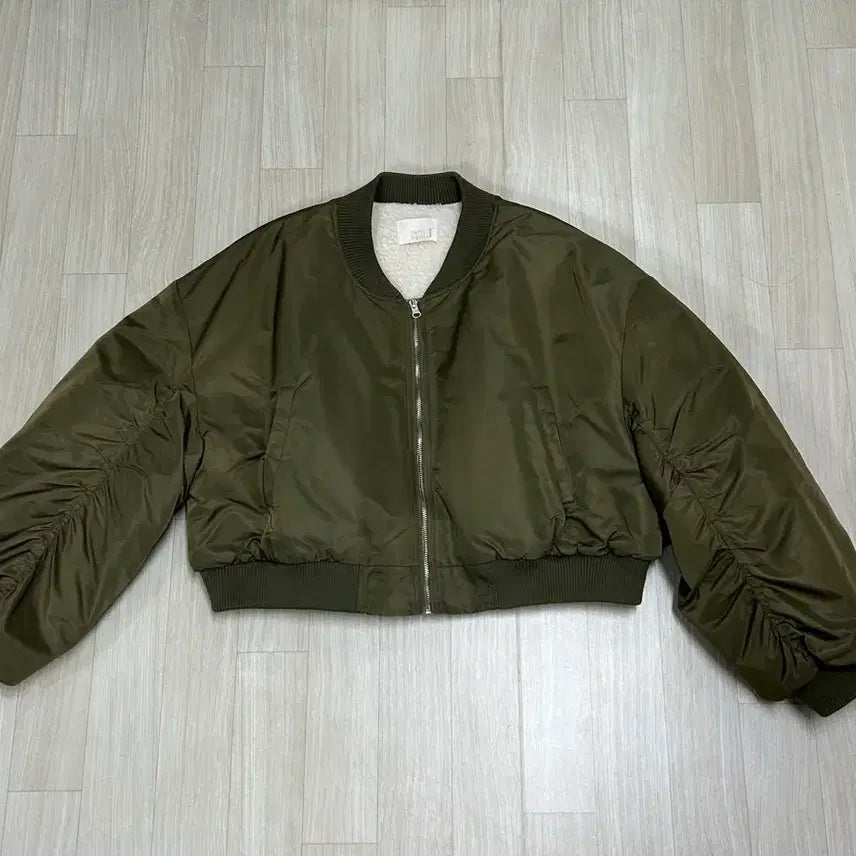 [BUNJANG] Khaki Cropped Fleece Lined Flight Jacket / 양털안감 카키 크롭 항공점퍼