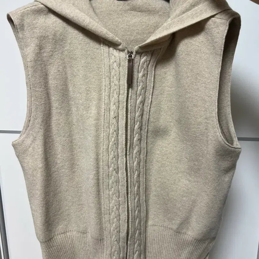 [BUNJANG] Benetton Hooded Vest / 배네통 후드조끼