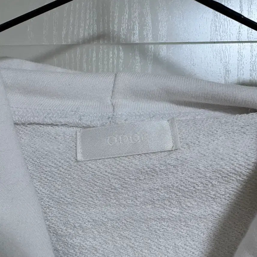 [SOLD OUT] [마지막 판매일] 오도어 레터링 후드 집업 화이트