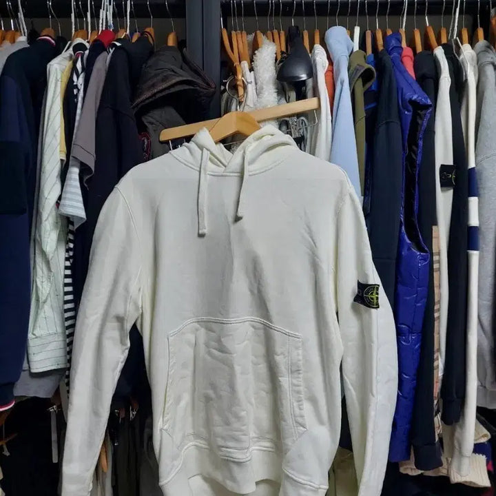 [SOLD OUT] 스톤아일랜드 와펜 화이트 후드티 XL