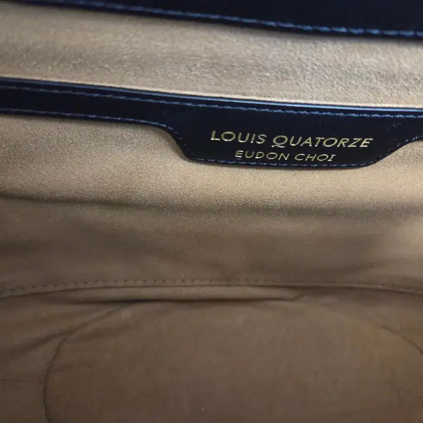 [BUNJANG] Louis Quatorze Elvia Shoulder Bag / 루이까또즈 엘비아 숄더백
