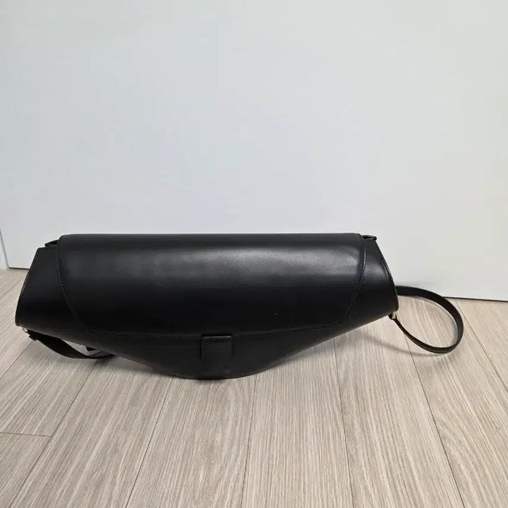 [BUNJANG] Louis Quatorze Elvia Shoulder Bag / 루이까또즈 엘비아 숄더백
