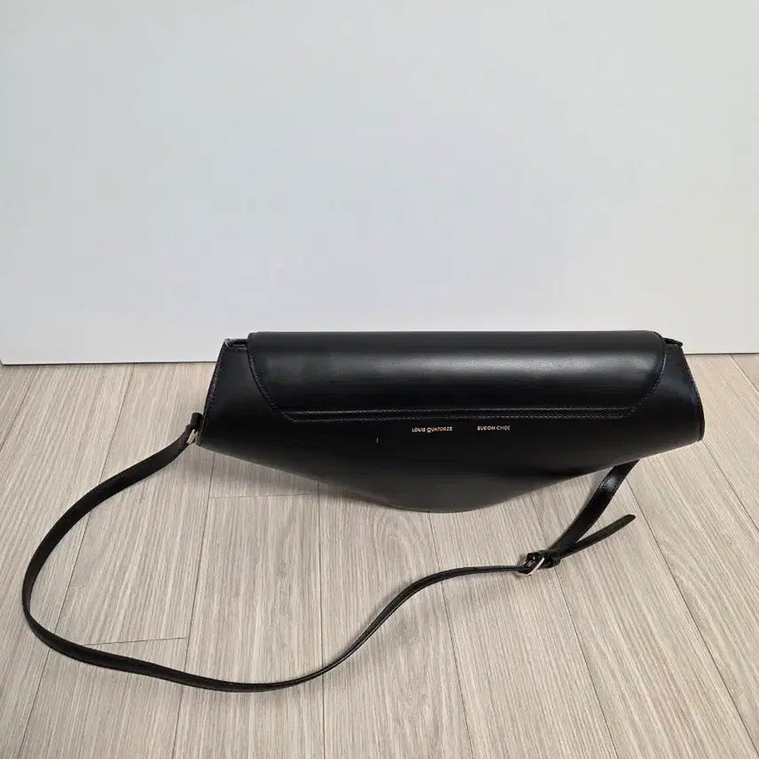 [BUNJANG] Louis Quatorze Elvia Shoulder Bag / 루이까또즈 엘비아 숄더백