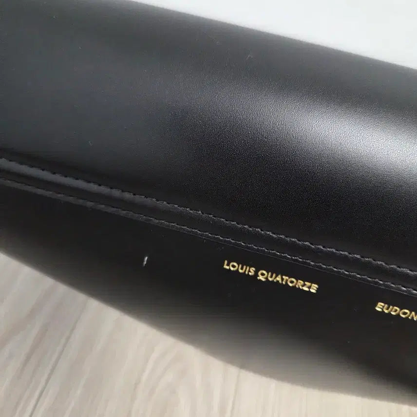 [BUNJANG] Louis Quatorze Elvia Shoulder Bag / 루이까또즈 엘비아 숄더백