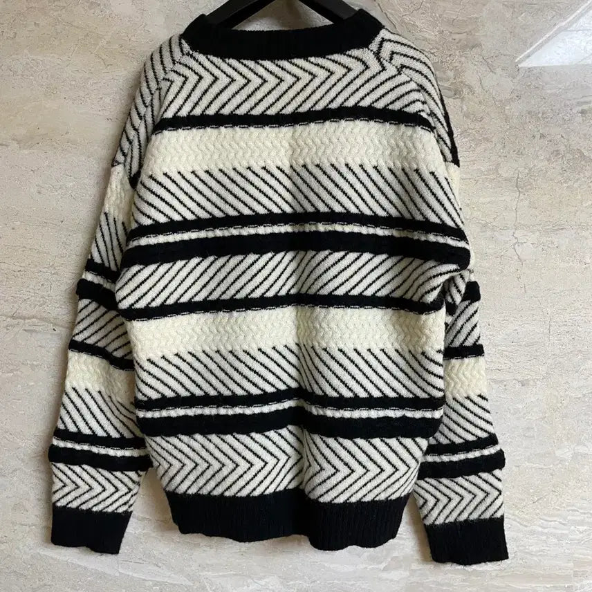 [BUNJANG] Herringbone Pattern Knit Sweater (Size 55) / 헤링본 패턴 니트 스웨터(55)