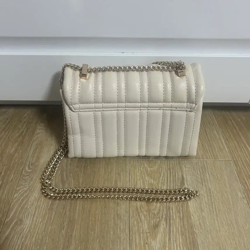 [BUNJANG] ZARA Ivory Quilted Chain Mini Bag / 자라 아이보리 퀼팅 체인백 미니백 가방
