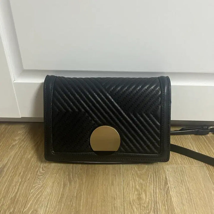 [BUNJANG] ZARA Quilted Mini Crossbody Bag / 자라 블랙 퀼팅 미니 크로스백 가방