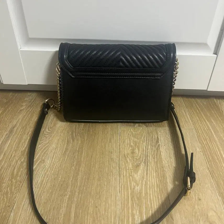 [BUNJANG] ZARA Quilted Mini Crossbody Bag / 자라 블랙 퀼팅 미니 크로스백 가방